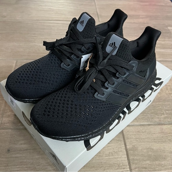 adidas Ultraboost 1.0 W - Picture 1 of 8